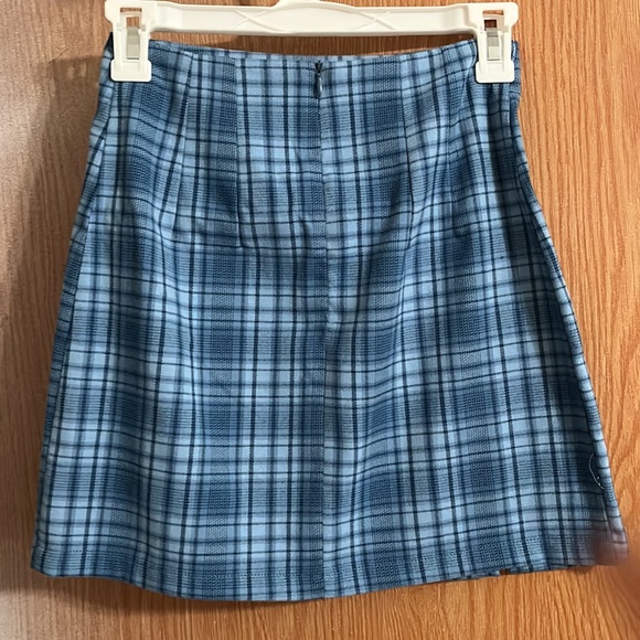 Brandy Melville skirt - Picture 2 of 4